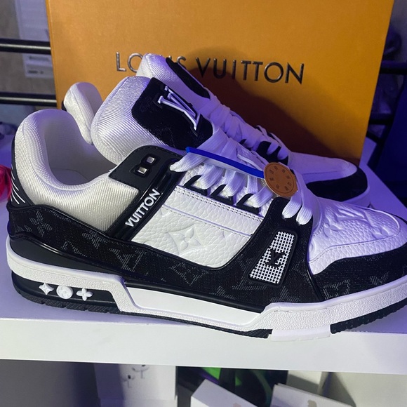 Louis Vuitton shoes - Picture 1 of 5